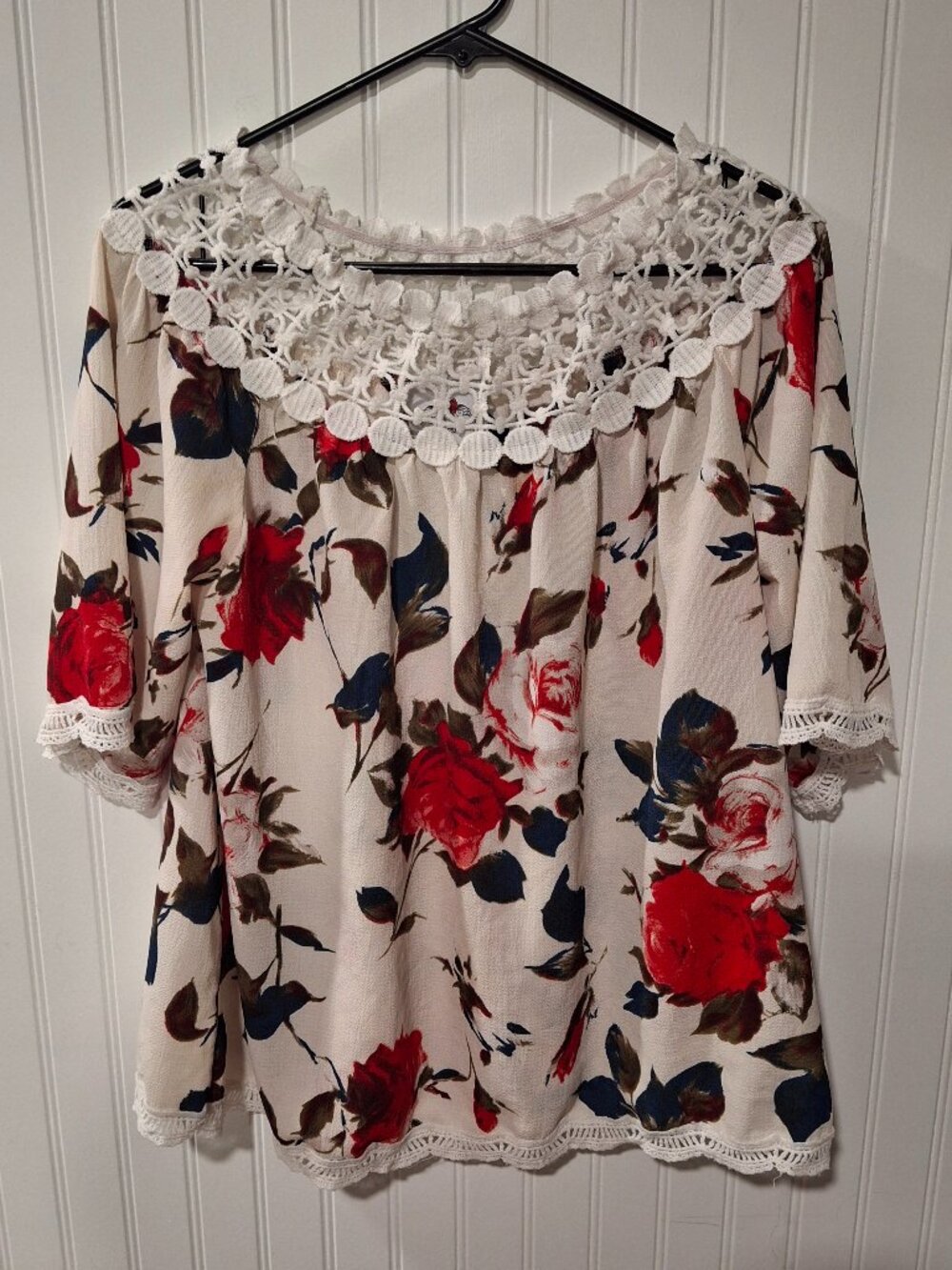 Flores Medium Blouse Top Oversized White Red Roses Crochet Trim